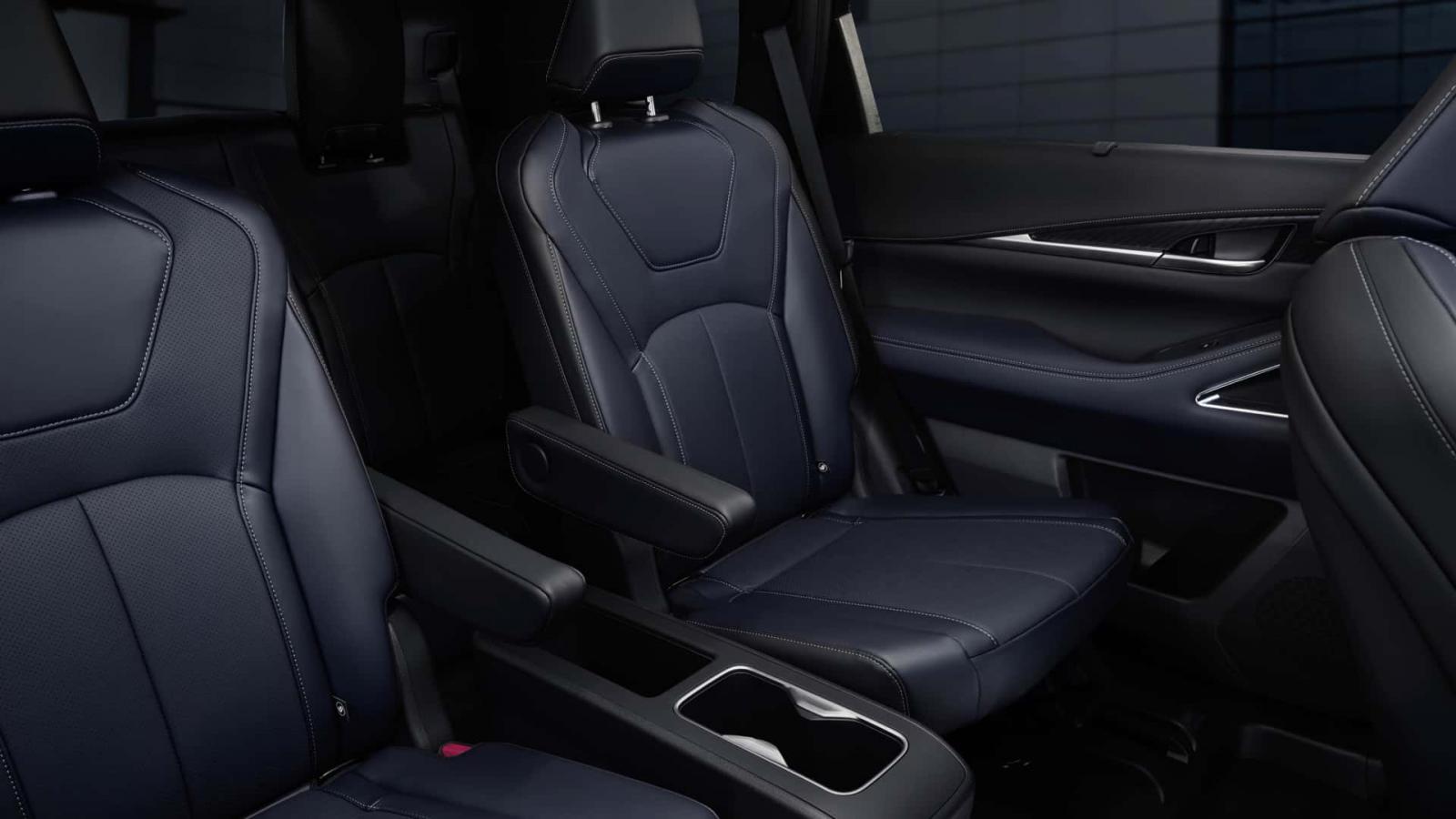 To Infiniti QX60 ανανεώθηκε και απέκτησε έκδοση Sport